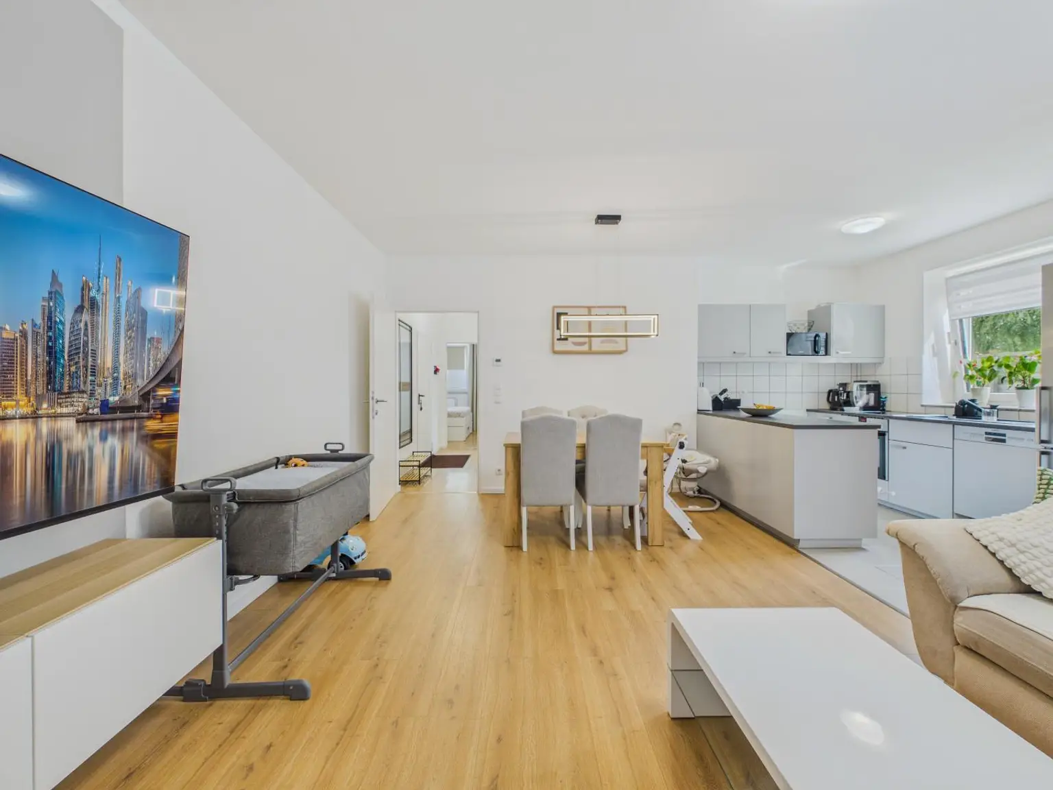 Wohn- und Essbereich 4