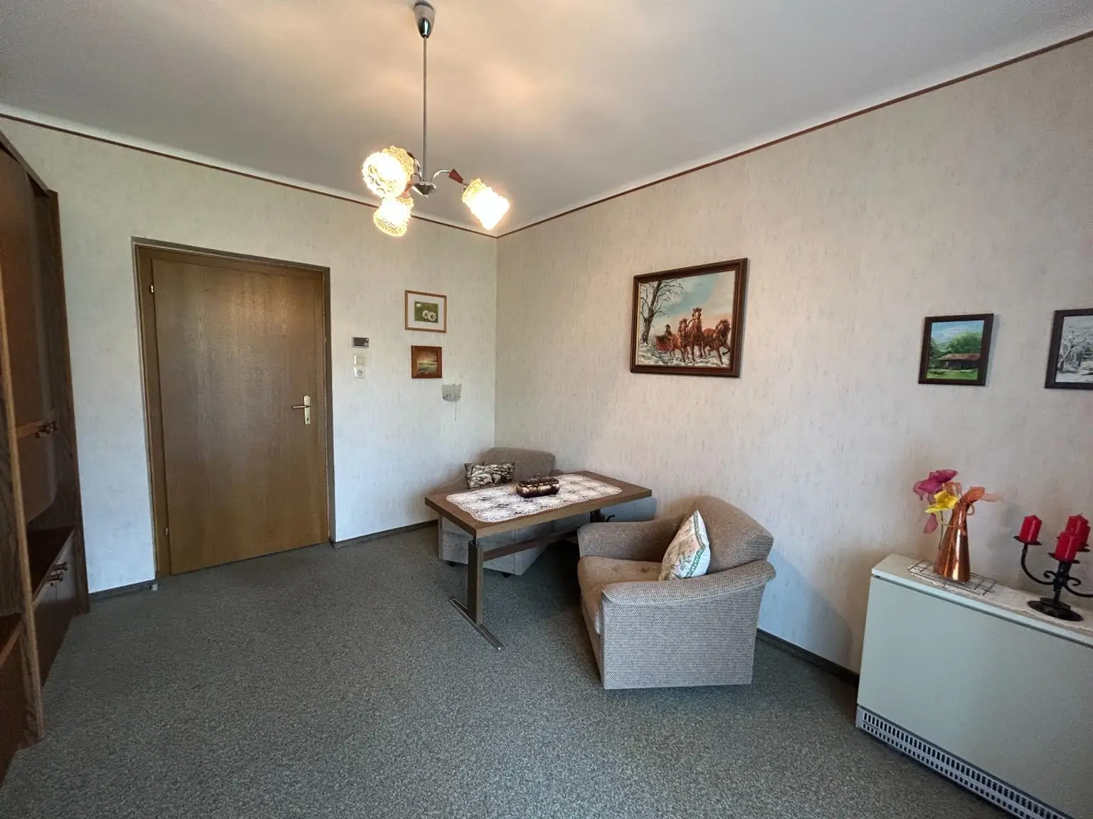 Sehr gepflegte 3-Zimmer Wohnung mit Loggia!