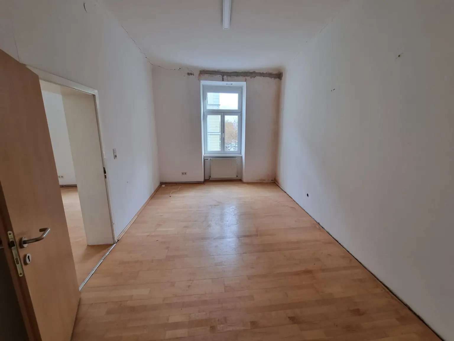 PROVISIONSFREI FÜR KÄUFER! 3-Zimmer-Altbauwohnung in St.Leonhard nahe den Ursulinen!