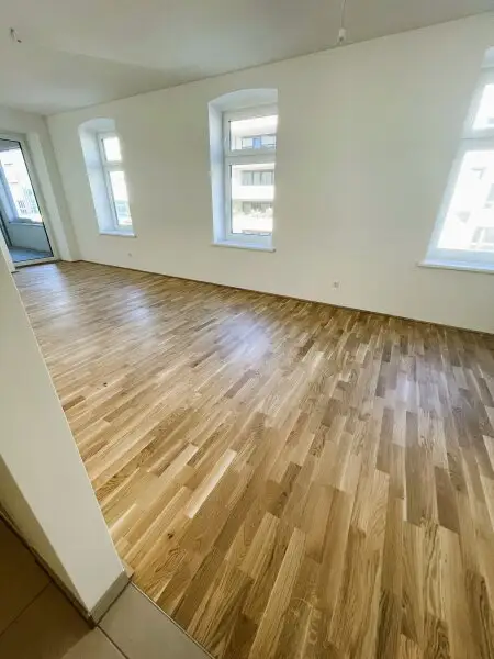 Sehr gut aufgeteilte 2-Zimmer Wohnung mit Loggia und Einbauküche!