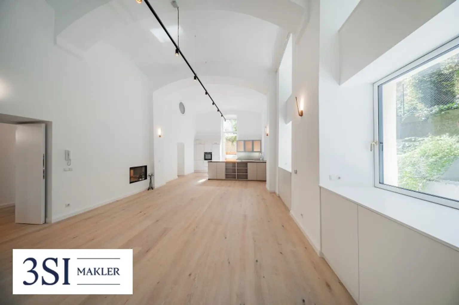 Wohnen beim Schloss Belvedere: Maisonettewohnung mit Loftcharakter & großzügiger Freiflächen