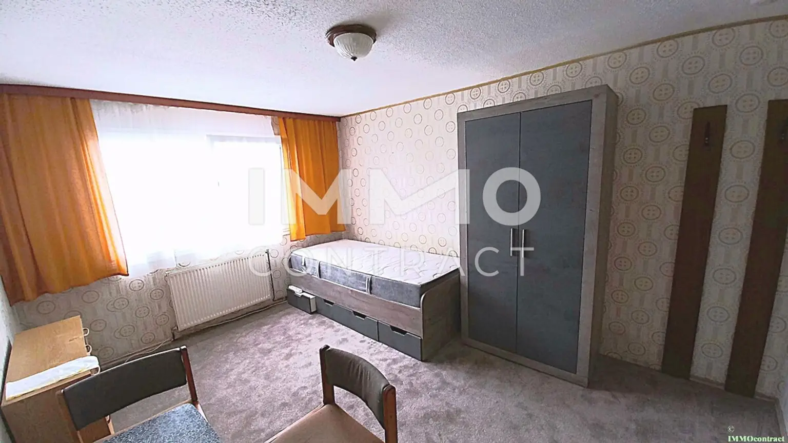 Geräumiges Mehrfamilienhaus mit großem Garten, sowie ehemaligen kleinen Geschäftslokal neben Bahnhof