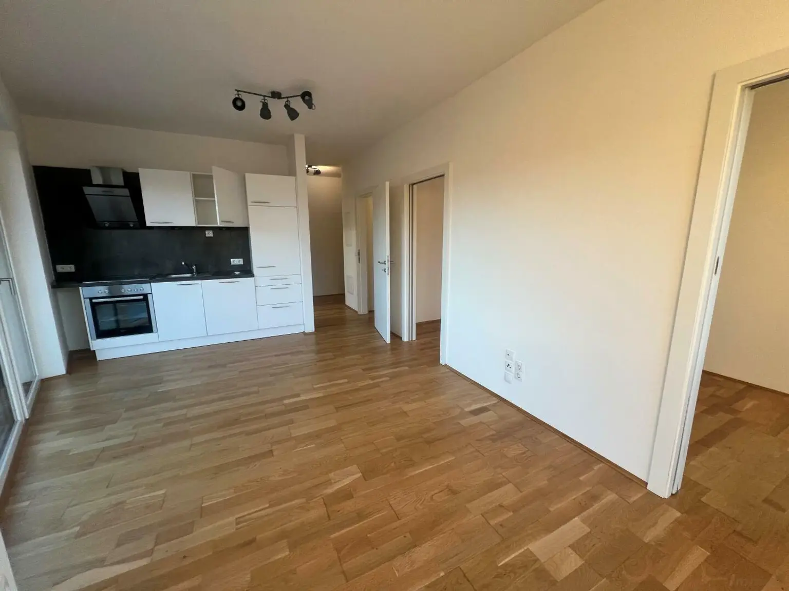 Neuwertige 2-Zimmerwohnung nähe LKH