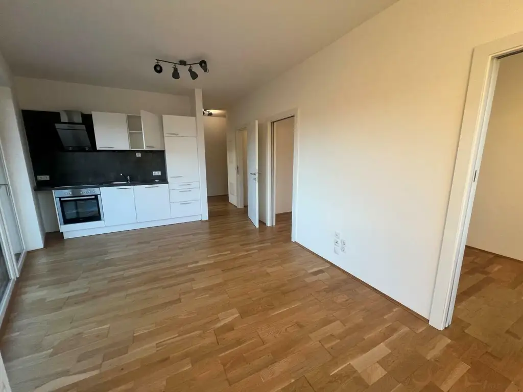 Neuwertige 2-Zimmerwohnung nähe LKH