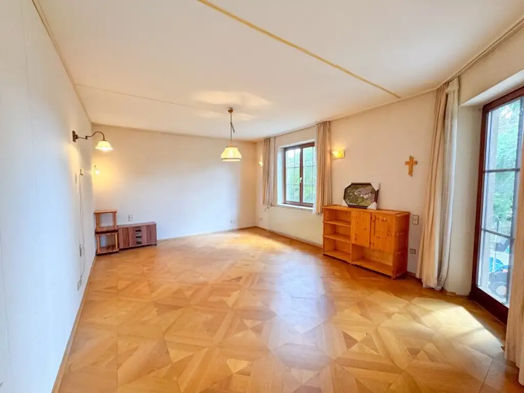 🏡 Großzügiges Einfamilienhaus mit Werkstattkeller, Garage & Terrasse in Stockerau mit Ausbaupotenzial!