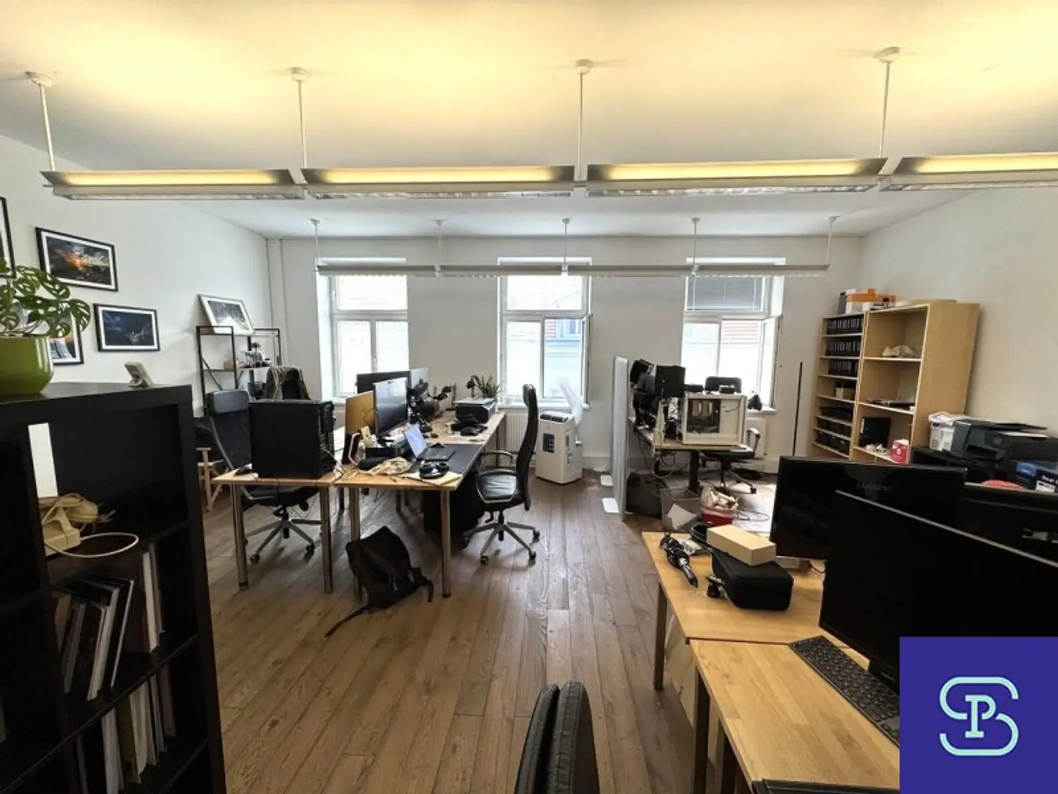 Naschmarkt-Nähe: Renoviertes 167m² Büro mit Garage, Balkon und Lift - 1050 Wien