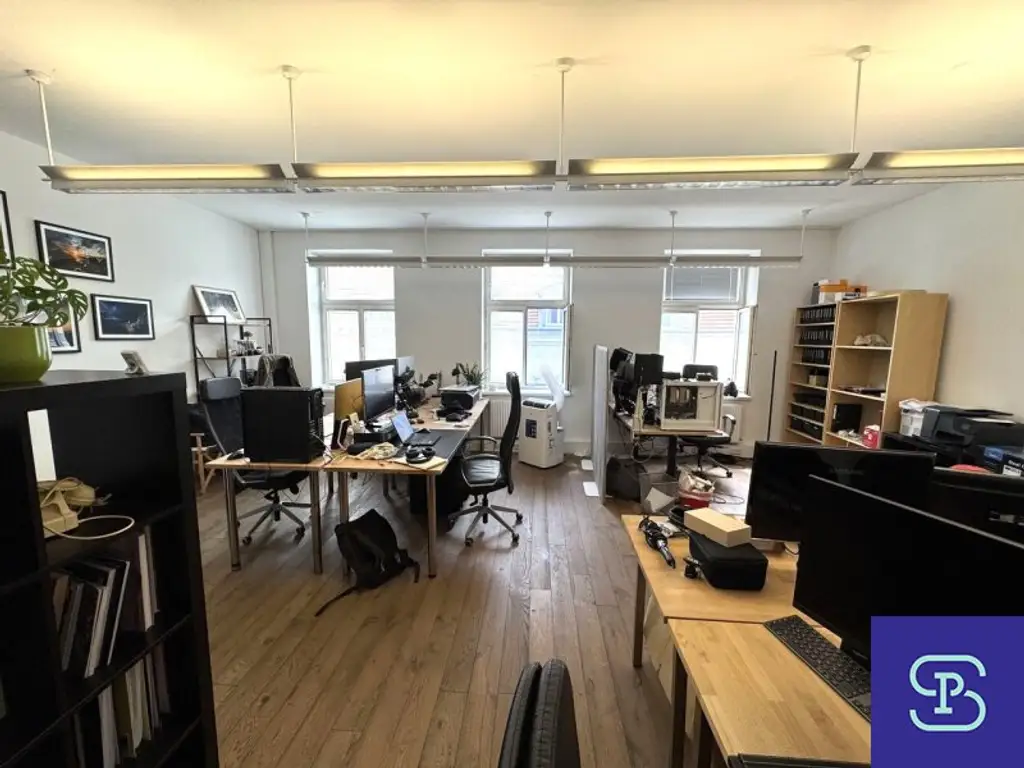 Naschmarkt-Nähe: Renoviertes 167m² Büro mit Garage, Balkon und Lift - 1050 Wien