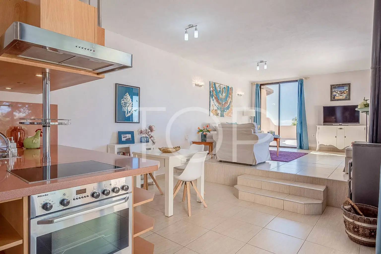 Finca-Apartment-Wohnzimmer-und-Küche-Playa-San-Juan-Teneriffa-1