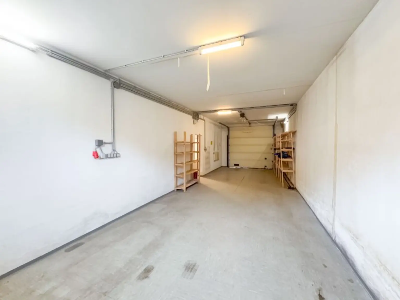 🏡 Großzügiges Einfamilienhaus mit Werkstattkeller, Garage & Terrasse in Stockerau mit Ausbaupotenzial!