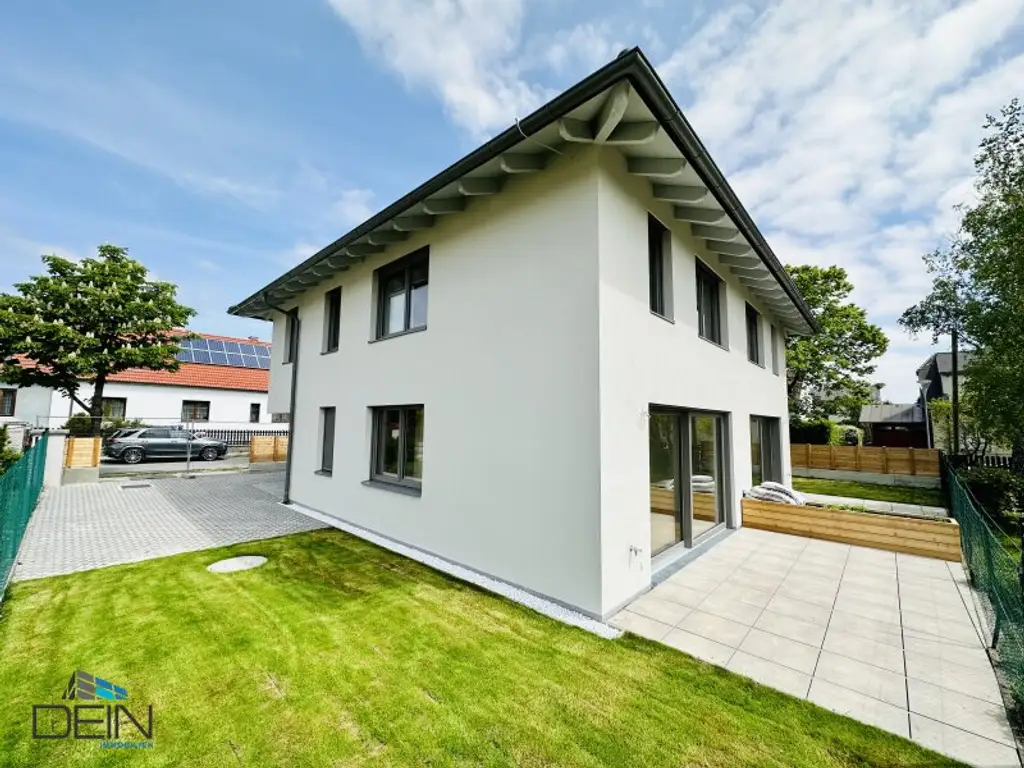 NEU! TRAUMHAFTE 4 ZIMMER DOPPELHAUSHÄLFTE MIT EIGENGARTEN NÄHE ZENTRUM UND BAHNHOF!