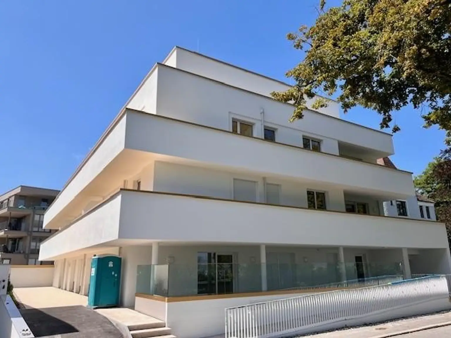 Luxuswohnung in Bestlage zu vermieten - 3-Zimmer-Wohnung mit großer Terrasse & Garten