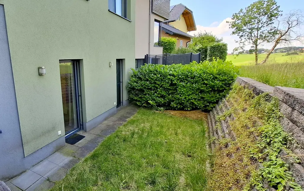 Neuwertige Familienwohnung mit Reihenhauscharakter