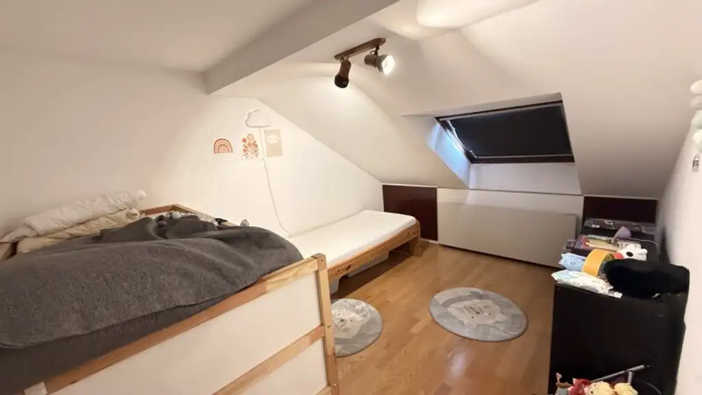 Einfamilienhaus mit Sauna uvm. auf Pachtgrundstück (verlängerbar) in Steinbrunn mit Zugang zum Badeteich!