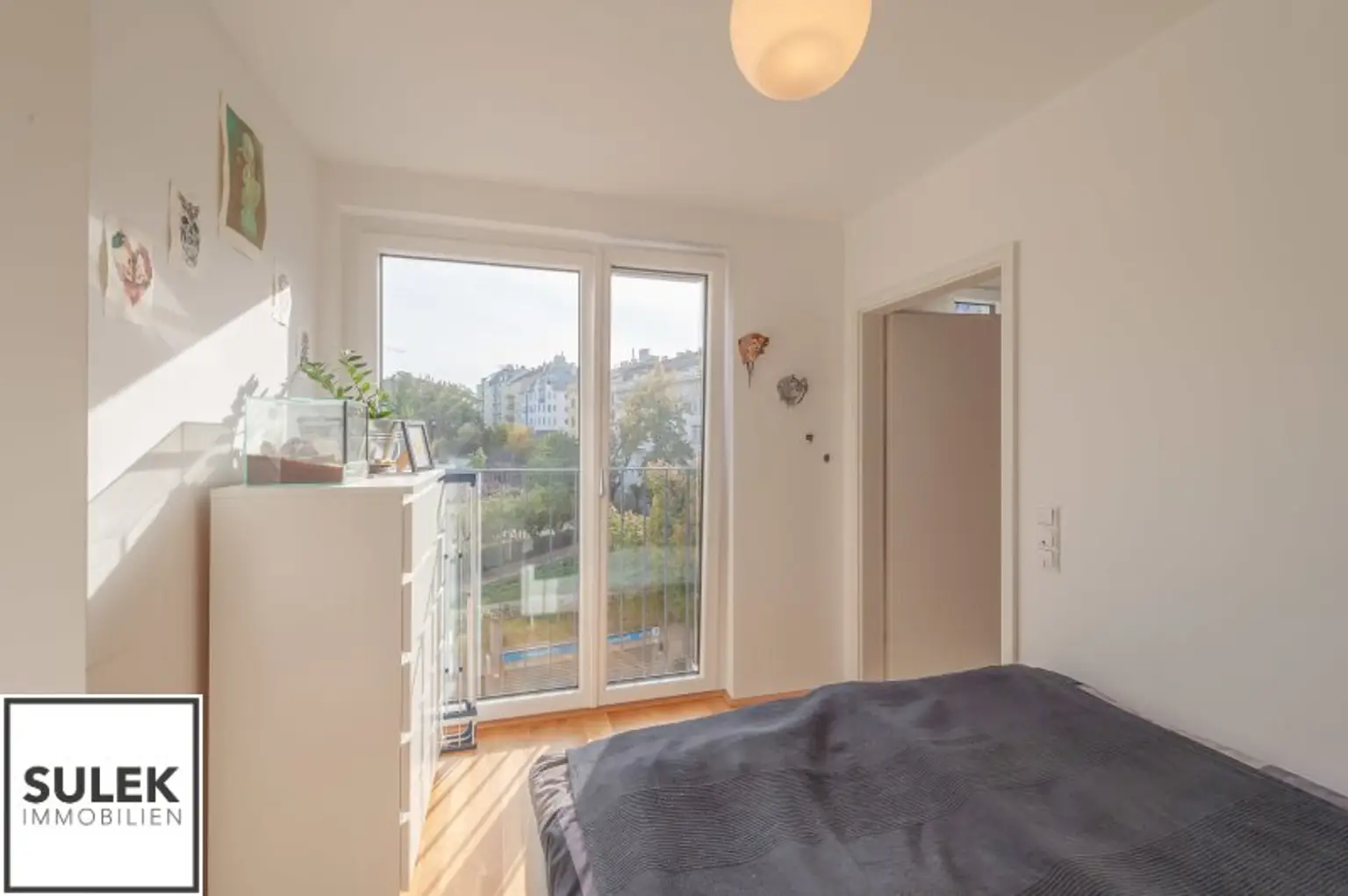 Neubau: gut geschnittene 2-Zimmer Wohnung vis á vis dem Währinger Schubertpark