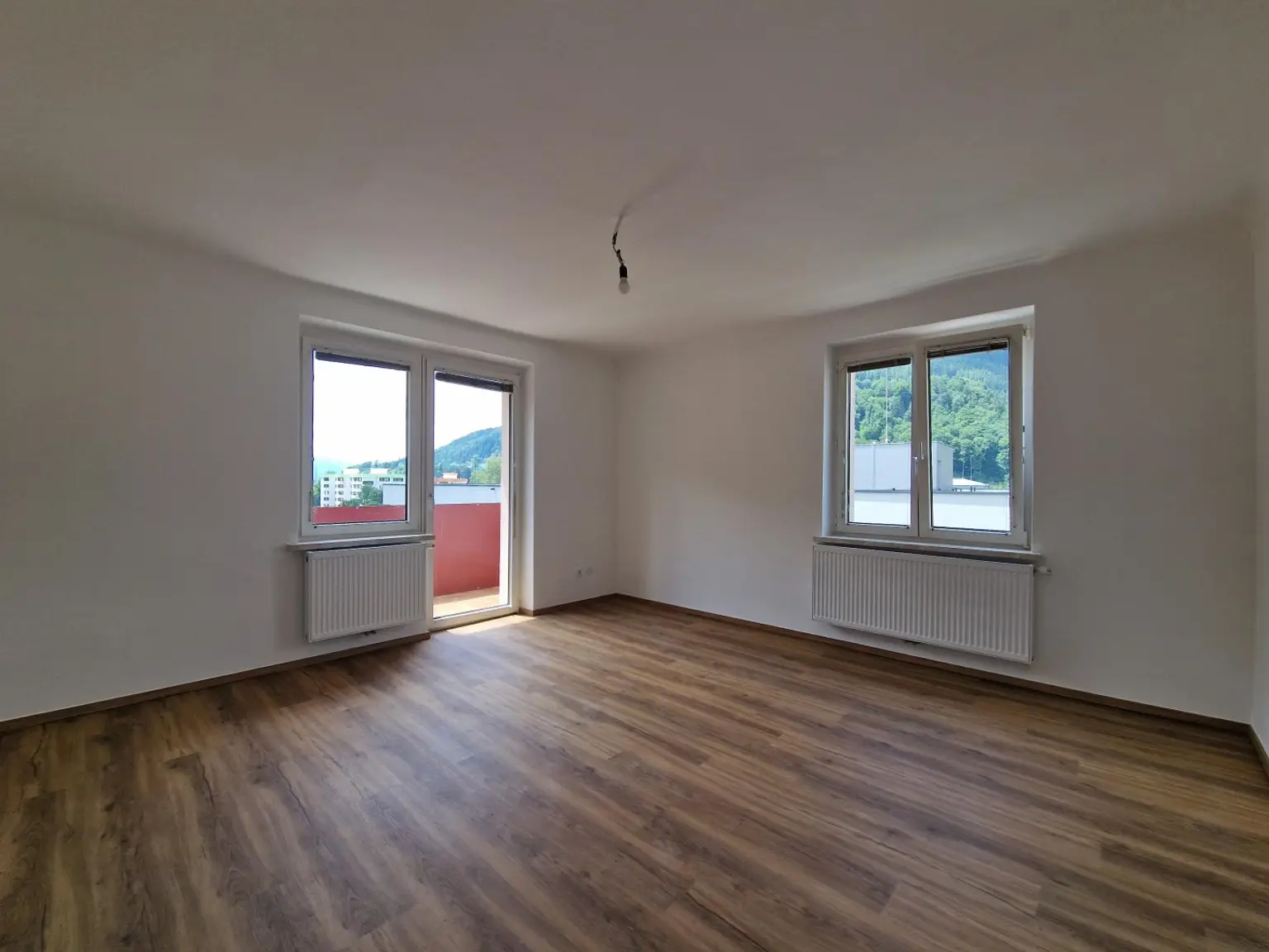 3. Zimmer mit Balkonausgang