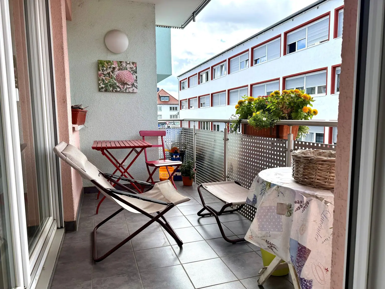 Balkon zur Straße