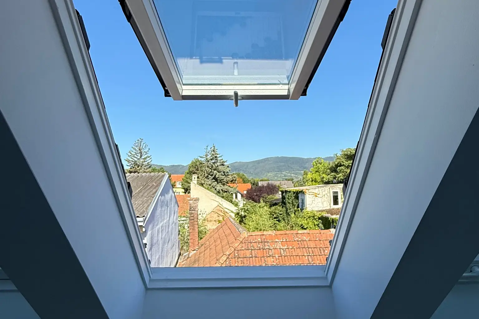 Exklusive 4-Zimmer-Dachgeschosswohnung mit großer Dachterrasse & Home Office separat