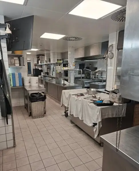 TOP Location mit umsatzstarkem Gastro-Konzept sucht Nachfolger!