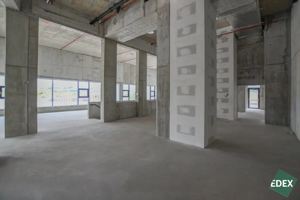 Erstbezug | Moderne Gewerbefläche mit hoher Sichtbarkeit und Terrasse auf zwei Etagen - unbefristet