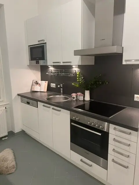 UNBEFRISTET: Charmante Altbauwohnung nahe Volkstheater