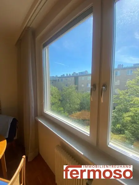 Ausblick in in den grünen Innenhof