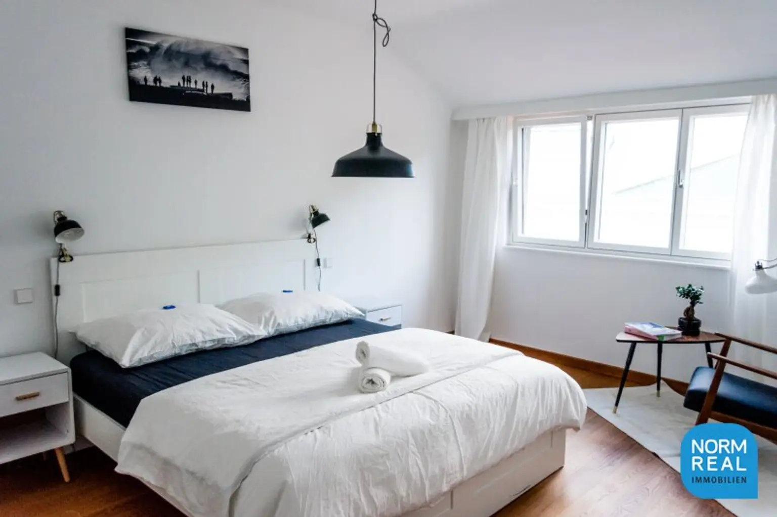 Komplett möblierte Dachgeschosswohnung mit Terrasse