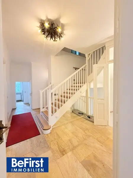 Einzigartige Gelegenheit: Traumhaftes Mehrfamilienhaus in eleganter Lage von Gersthof