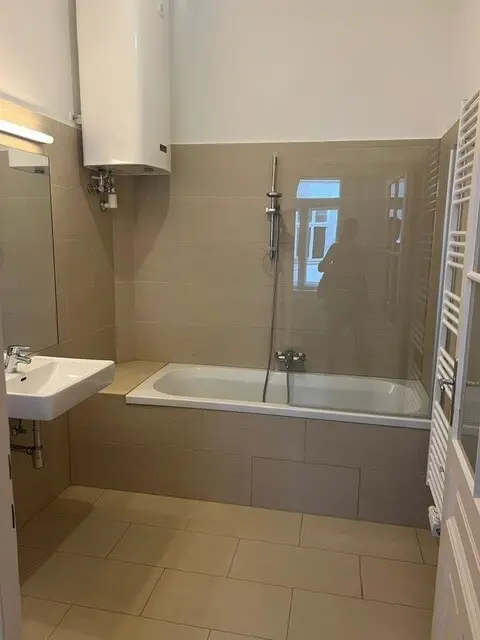 Moderne, ruhige 2-Zimmer Altbauwohnung nahe Naschmarkt