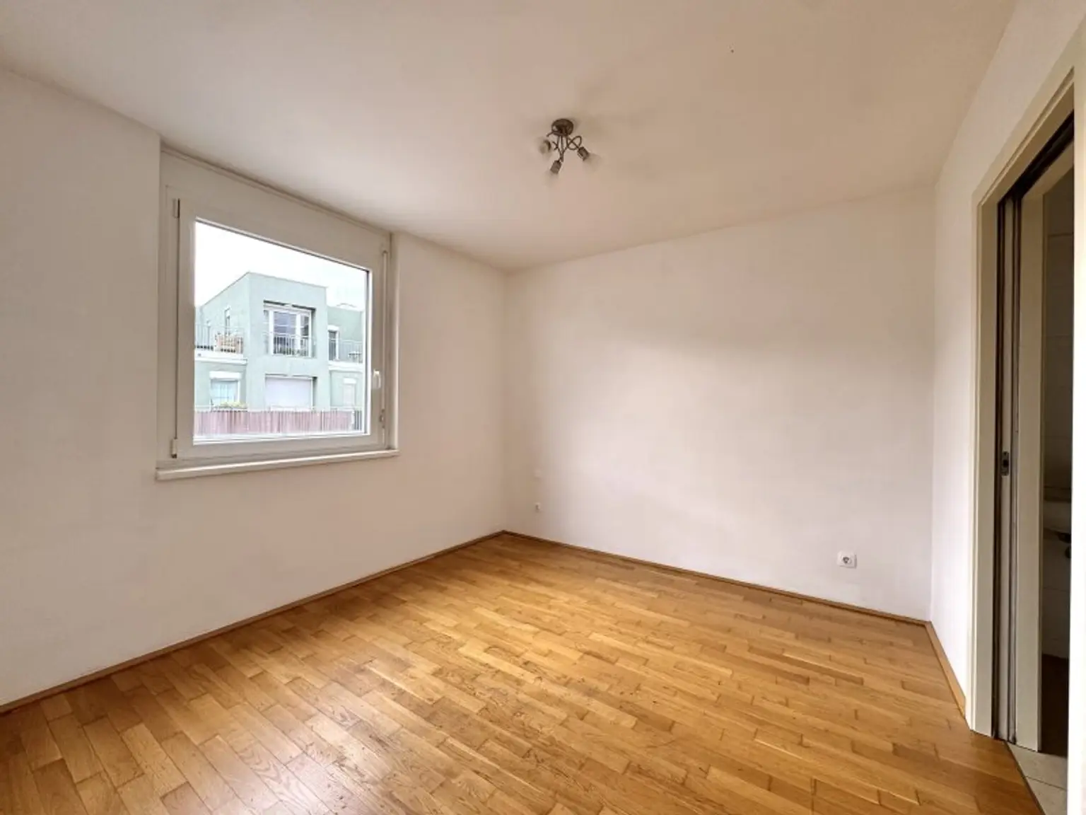 Stadlauer Pärchenwohnung an der Langobardenstraße - nahe U2 Hardeggasse