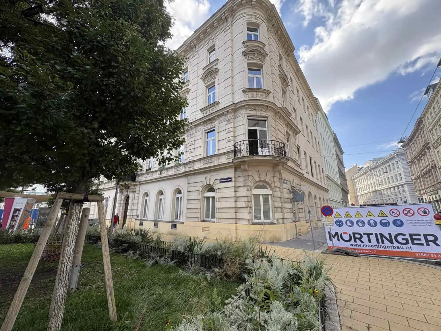 Nähe AKH Wien - 
Unbefristet vermietete 5-Zimmer-Wohnung