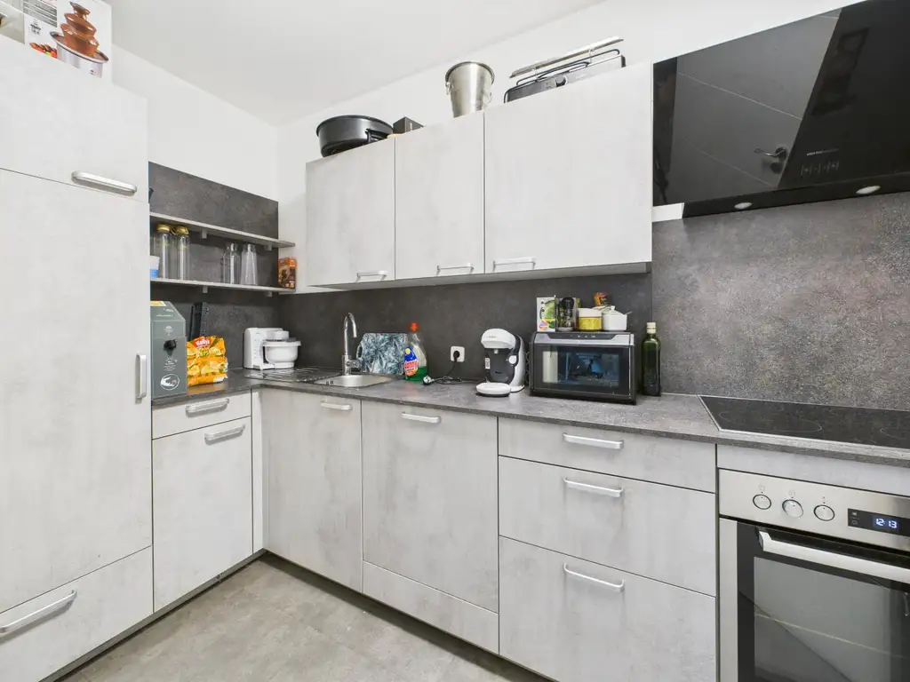 Großzügige 3-Zimmer-Wohnung mit Loggia in begehrter Welser Wohnlage – neuwertig, hell & sofort beziehbar