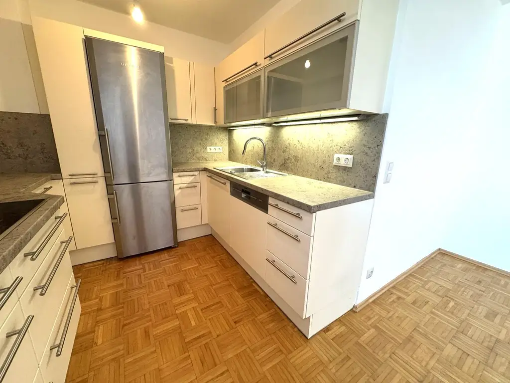 Tolle, offene 4 1/2 Zimmer Familien-Maisonette - 2 Garagenplätze bei der Fußgängerzone Mödling!