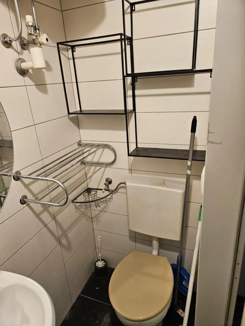 Bei XXX-Lutz, Wohnung mit Wohn-Essküche und 1 Zimmer ++Videorundgang++