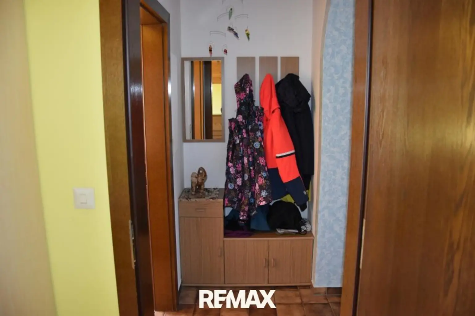 Garderobe im OG