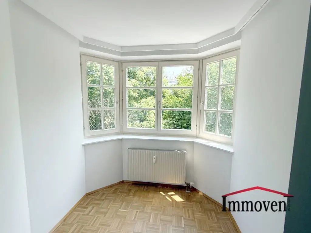 UNBEFRISTET - Helle, sanierte 2-Zimmerwohnung mit schönem Ausblick!