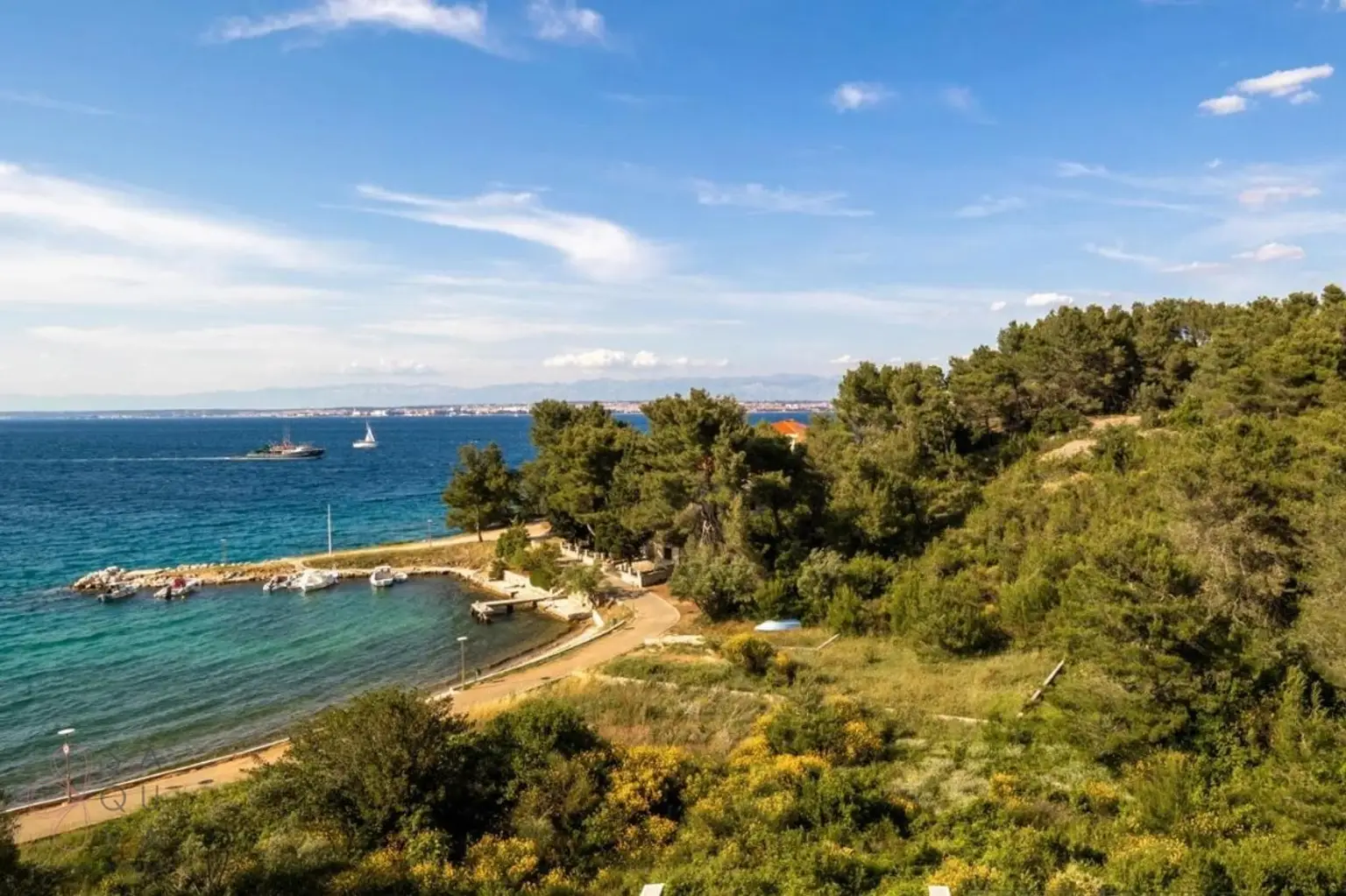 Stilvoll investieren – Exklusive Seafront-Villa auf Ugljan mit Meerblick & Vermietungspotenzial