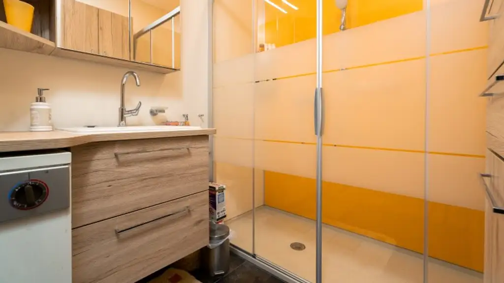 Gemütliche 2-Zimmer-Wohnung mit 2 Loggien, großer allgemeiner Garten – Ihr neues Zuhause!
