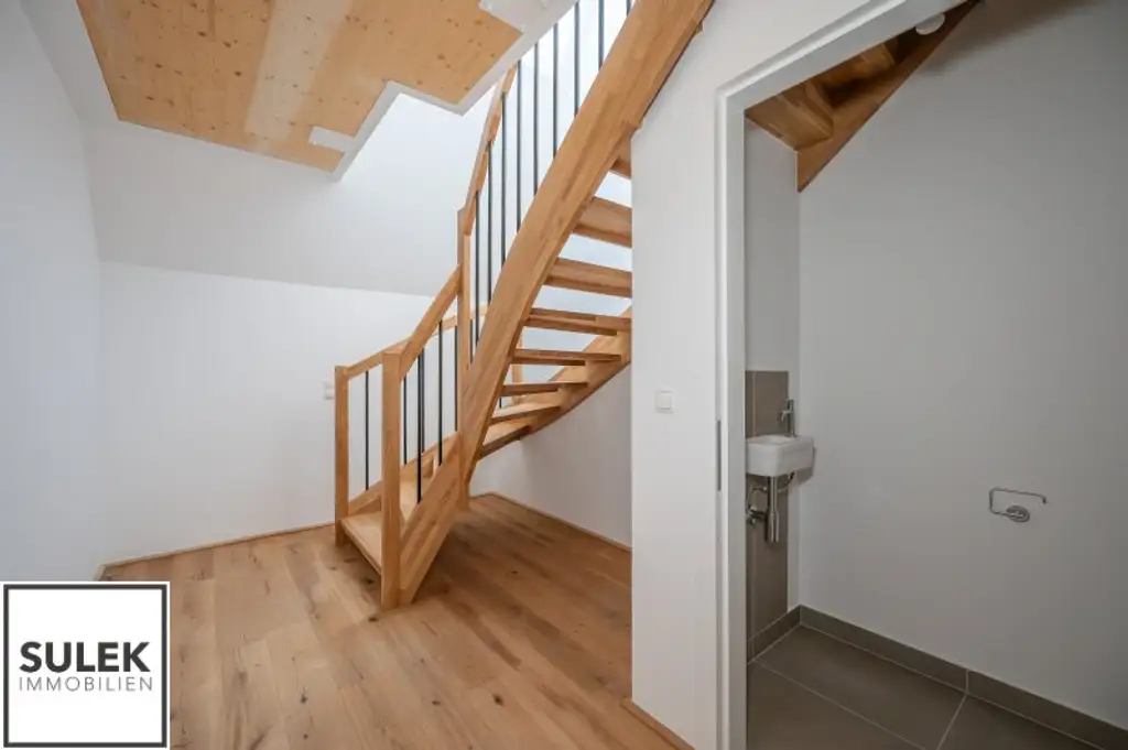 traumhafter 2-Zimmer-DG-Erstbezug mit hofseitiger Terrasse