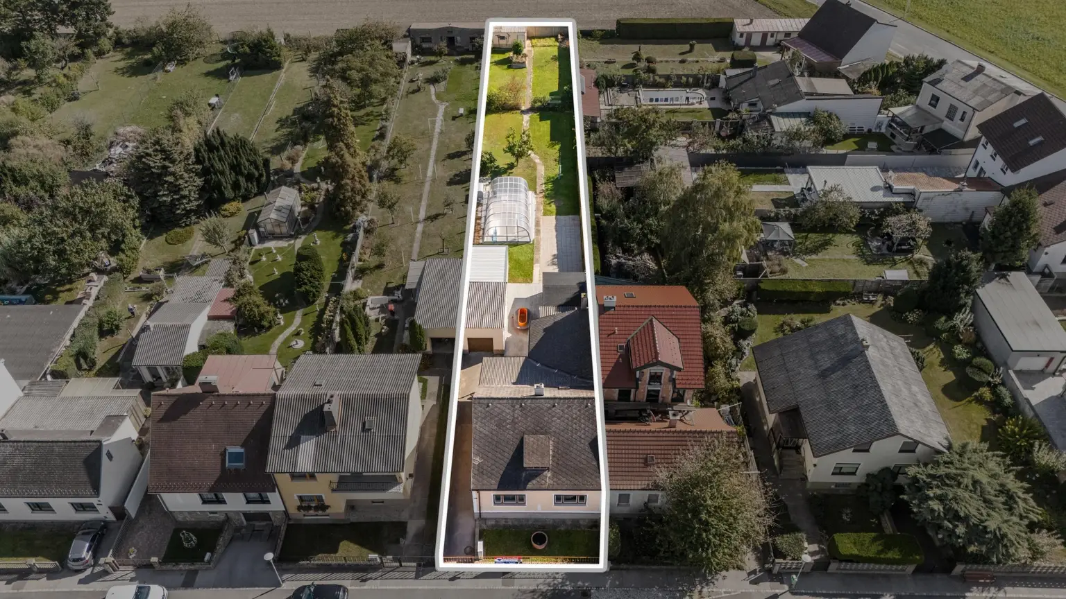 "Charmantes Haus, sanieren und dabei neu gestalten, mit großem Garten"