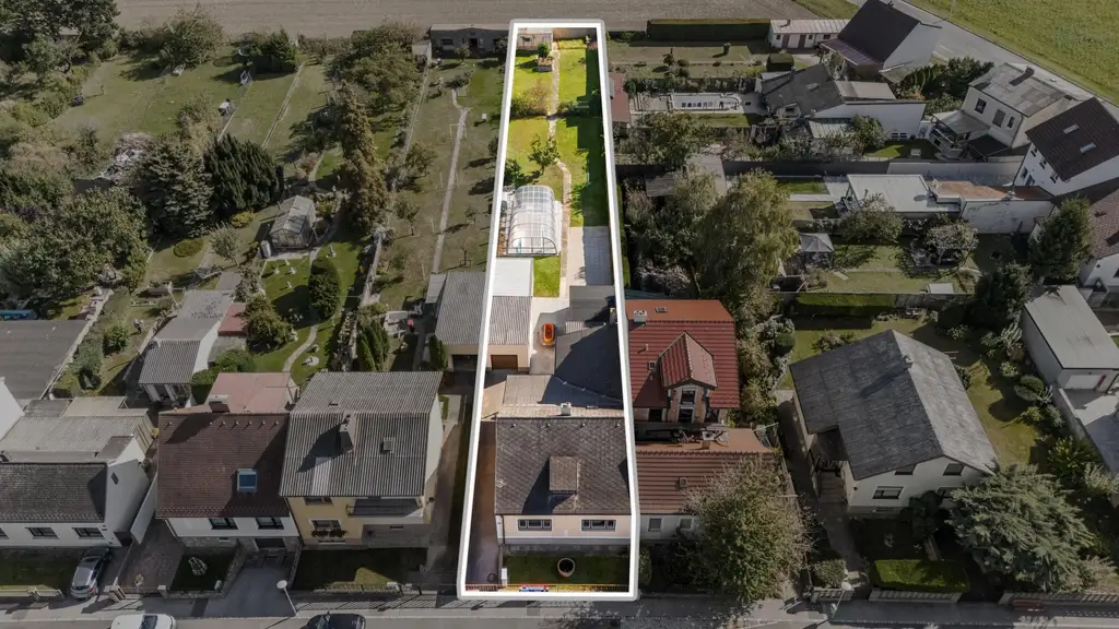 "Charmantes Haus, sanieren und dabei neu gestalten, mit großem Garten"