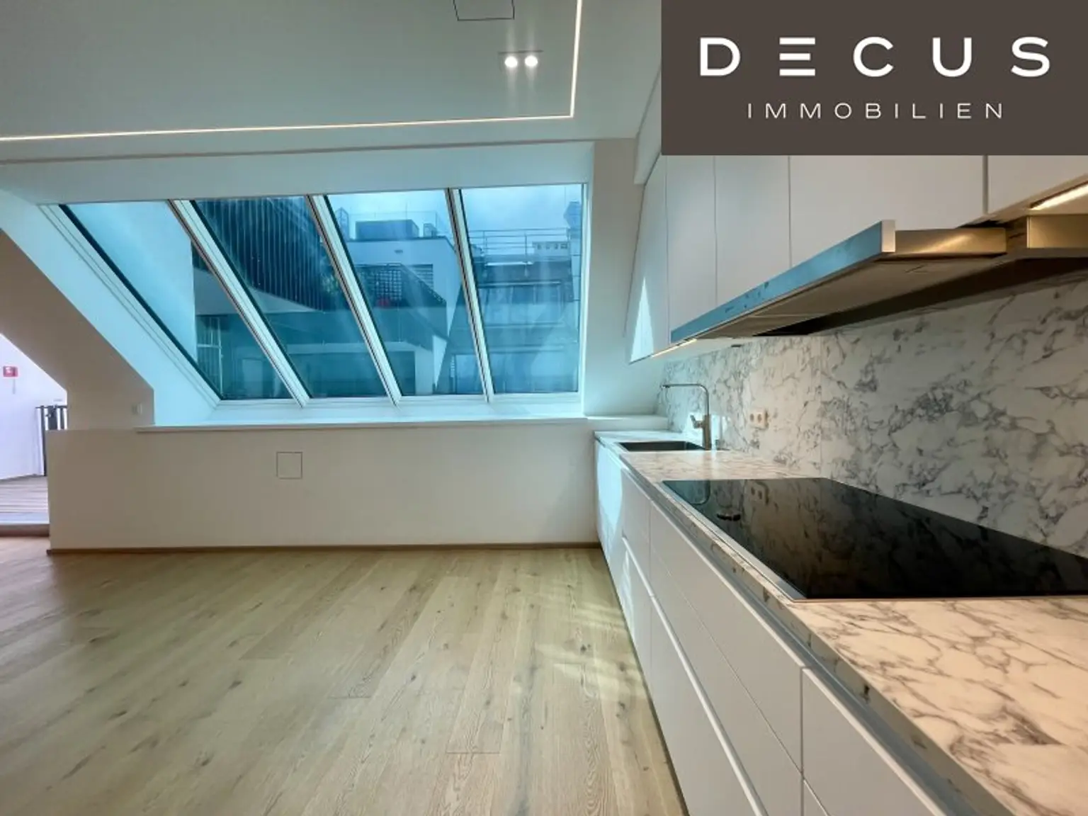 RESIDIEREN AM STADTPARK | ELEGANTE DACHGESCHOSSWOHNUNG | RUHIGE HOFSEITIGE 12 m2 TERRASSE | 4 ZIMMER | 2 BÄDER