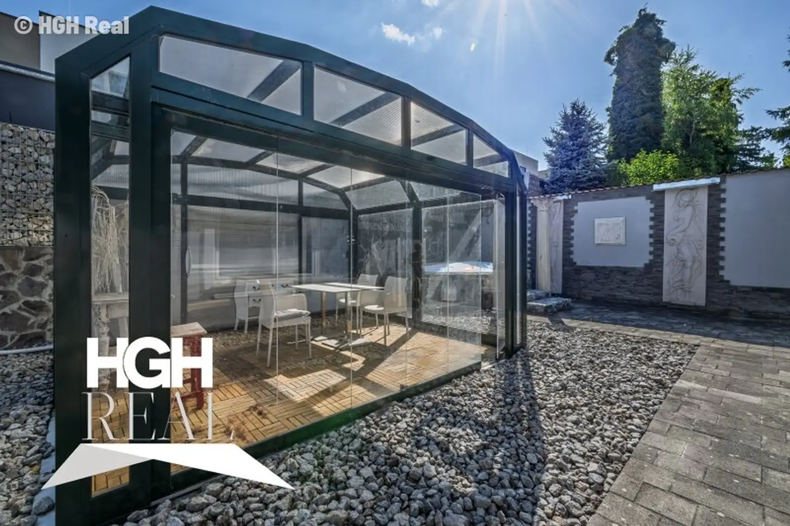 2405 Bad Deutsch-Altenburg Stilvoll wohnen - modernisiertes Einfamilienhaus im Bungalow-Stil inkl. Fitness- und Wellnessbereich