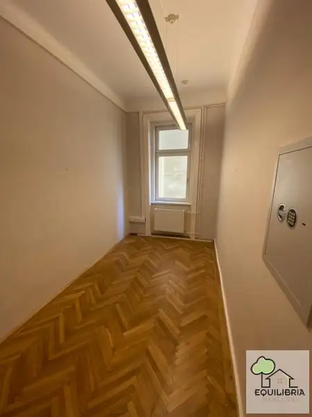 MODERNES ALTBAUBÜRO IN ZENTRALER LAGE