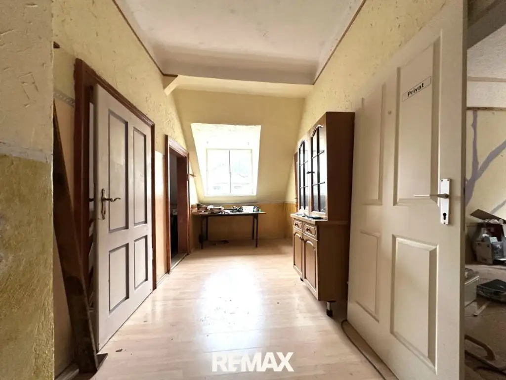 ***Mehrfamilienhaus mit Riesenpotential im Zentrum von Eisenerz***