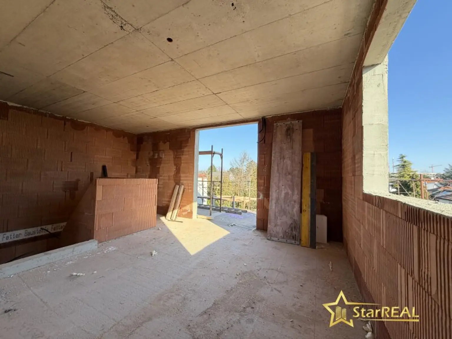 TOP U-BAHN-ANBINDUNG! EINFAMILIENHAUS MIT KELLER. 210m² GARTEN!  PROVISIONSFREI für den Käufer.