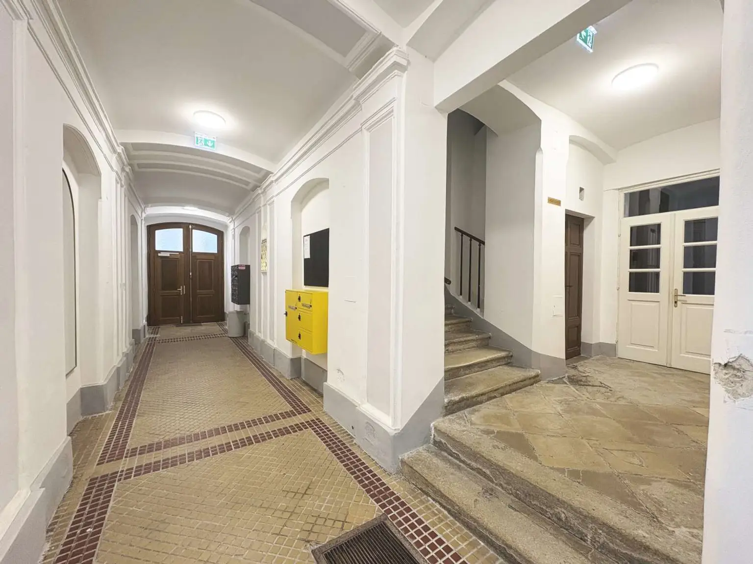 Teilsanierte 3 Zimmer Wohnung in Top Lage - 
Nahe altes AKH und Rathaus