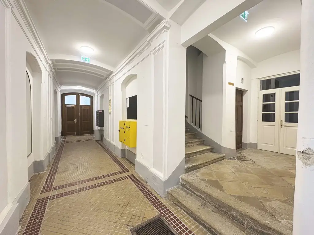 Teilsanierte 3 Zimmer Wohnung in Top Lage - 
Nahe altes AKH und Rathaus