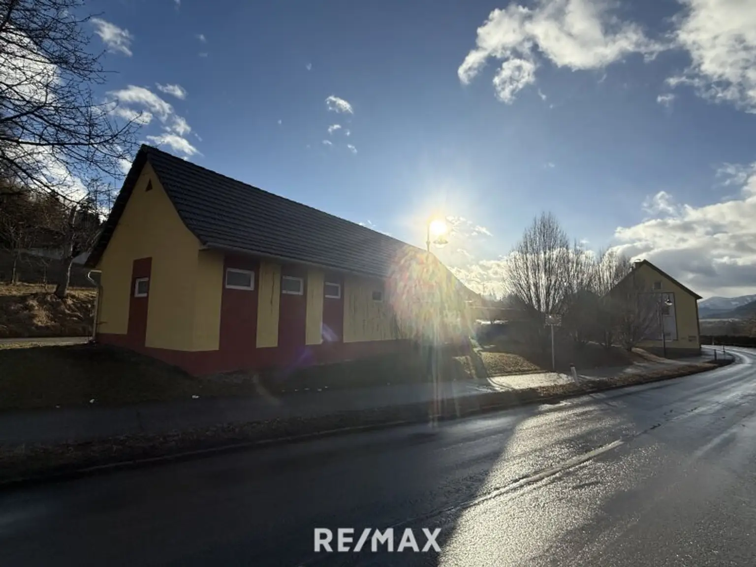 *** Top kernsaniertes 439m² Zinshaus mit Nebengebäude in Kindberg – 4 Einheiten incl. Carports, voll vermietet, starke Renditechance! ***