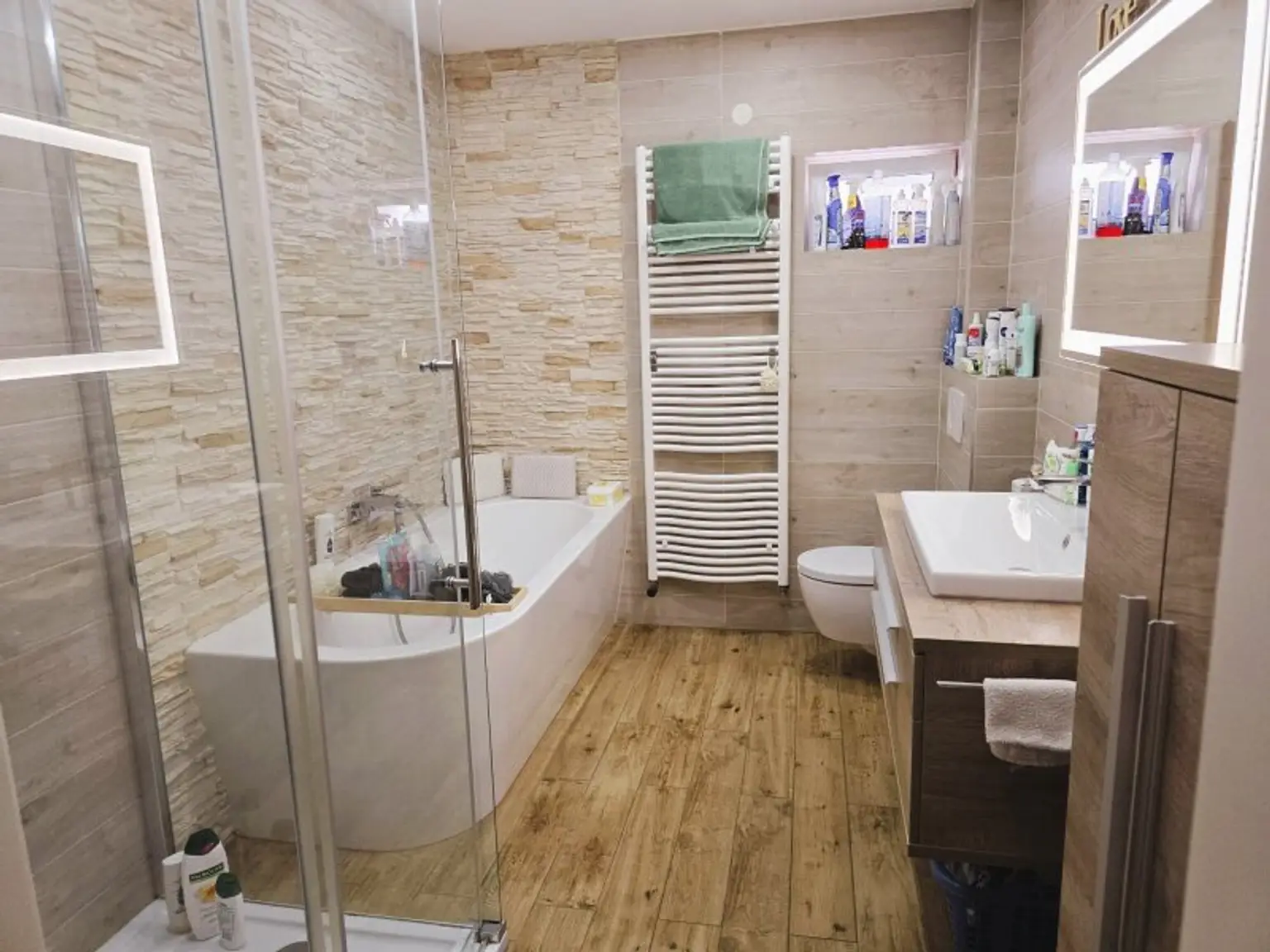 Charmantes Einfamilienhaus 125m² wohnfl. mit 791m²  Garten und überdachte Terrasse und Kaminanschluss in Leobersdorf – S-Bahn in der Nähe!