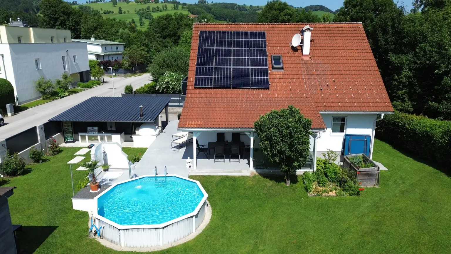 Schönes Wohnhaus (Baurechtsgrund) mit vielseitigem Garten!